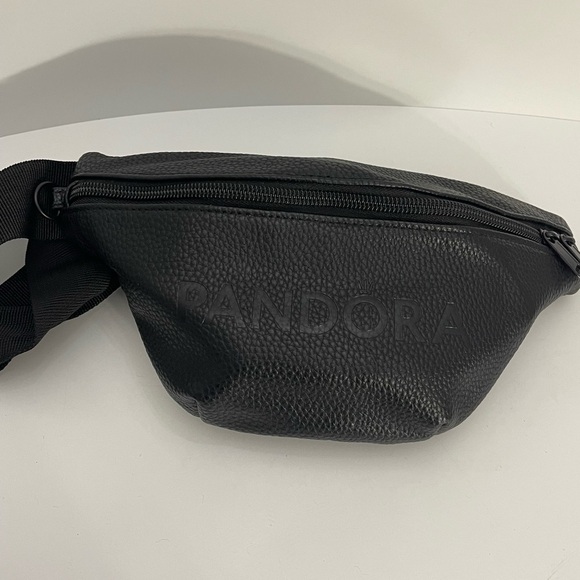 Black Pandora Women/Men’s Belt Bag Zipper Closure Fanny Pack - Picture 6 of 10